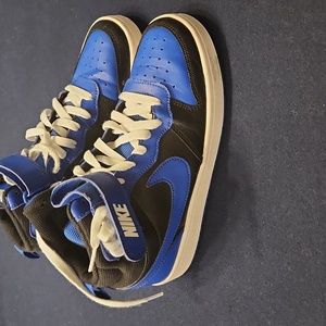 Blue and Black boys Nike size 6